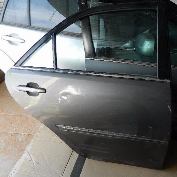 2002-2006 TOYOTA CAMRY RIGHT REAR PASSENGER SIDE DOOR OEM - GRAY 1E3 COLOR CODE