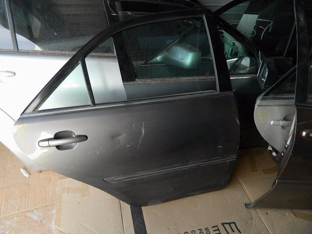 2002-2006 TOYOTA CAMRY RIGHT REAR PASSENGER SIDE DOOR OEM - GRAY 1E3 COLOR CODE