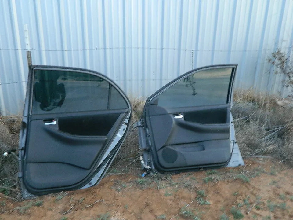 2003 2004 2005 2006 2007 2008 TOYOTA COROLLA FRONT& REAR RIGHT PASSENGER DOORS