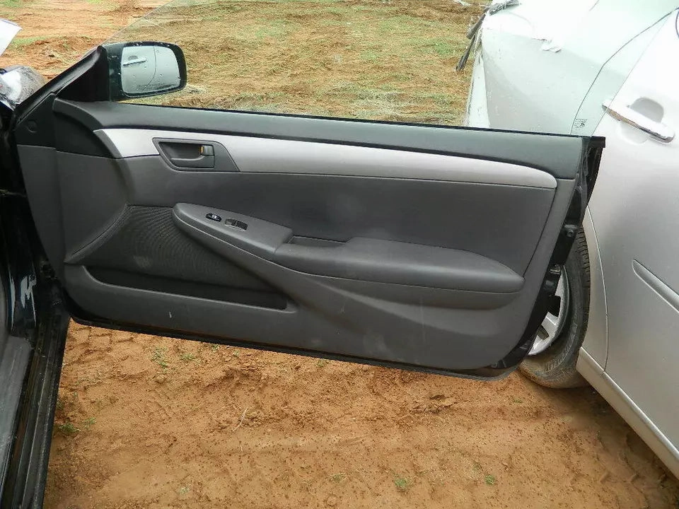 2004-2008 TOYOTA SOLARA CONVERTIBLE RIGHT FRONT PASSENGER DOOR BLACK COLOR OEM