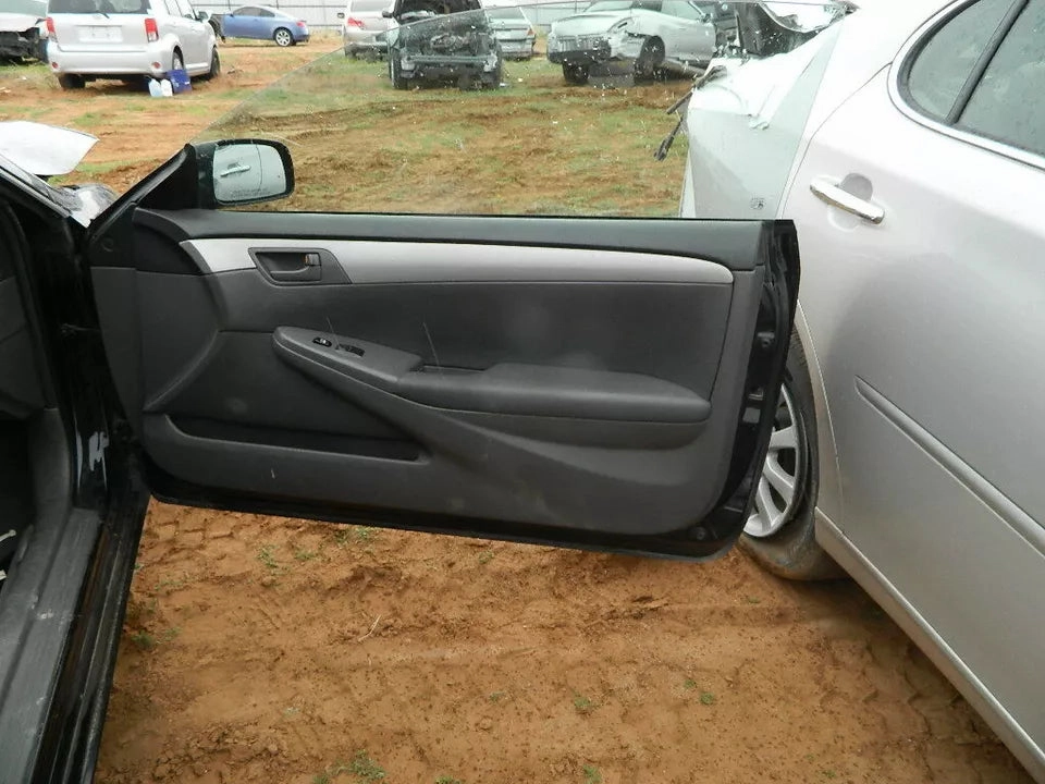 2004-2008 TOYOTA SOLARA CONVERTIBLE RIGHT FRONT PASSENGER DOOR BLACK COLOR OEM