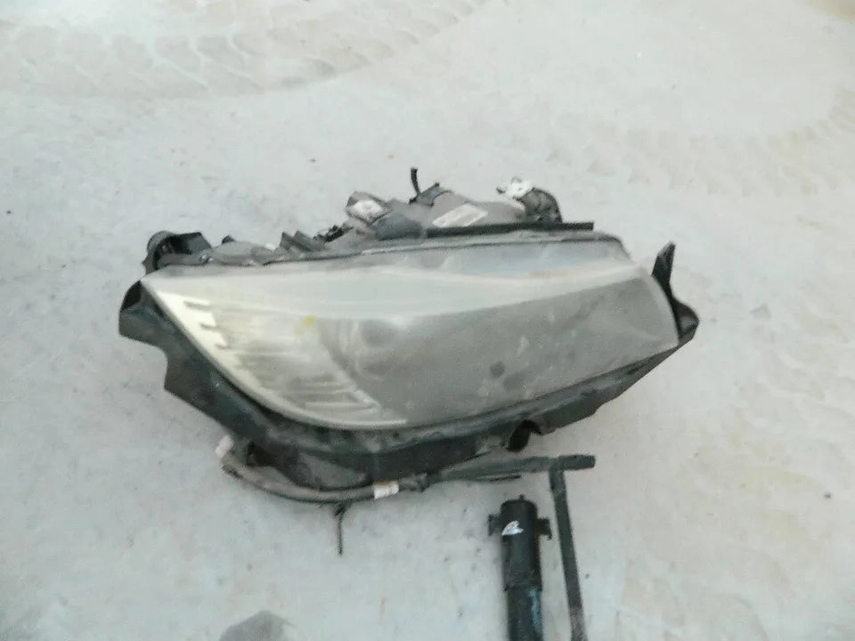 BMW 328 328I 328XI SEDAN RIGHT PASSENGER SIDE HEADLIGHT ASSEMBLY W/O XENON OEM