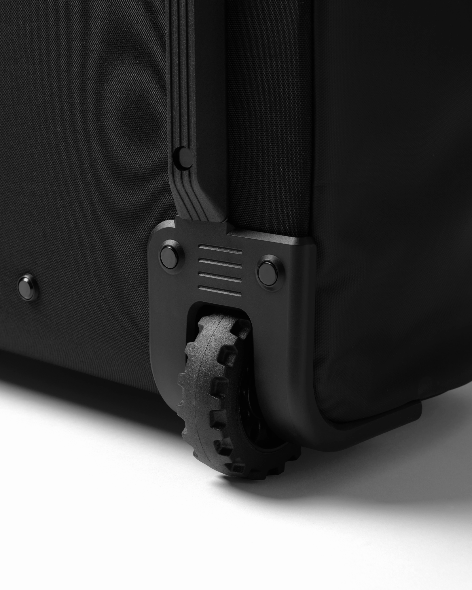 Hugger Roller Bag Check-in 60L Black Out