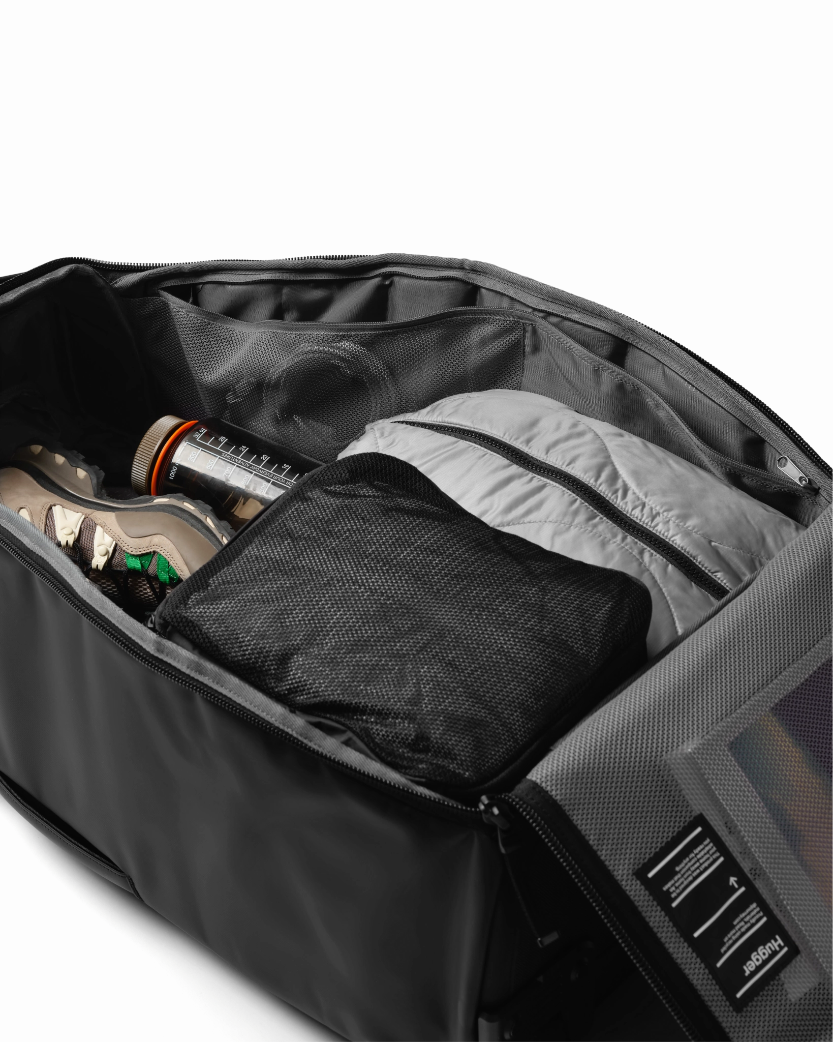 Hugger Roller Bag Check-in 60L Black Out